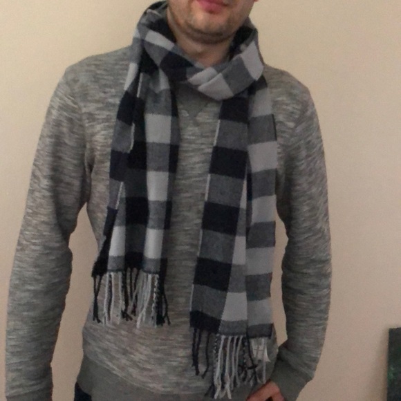 Old Navy Patterned Flannel Scarf New - Picture 2 of 2